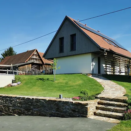 Neues Stilvolles Suedsteiermark In Ruhiger Lage Aussicht Inkl Wallbox Holiday home Eibiswald